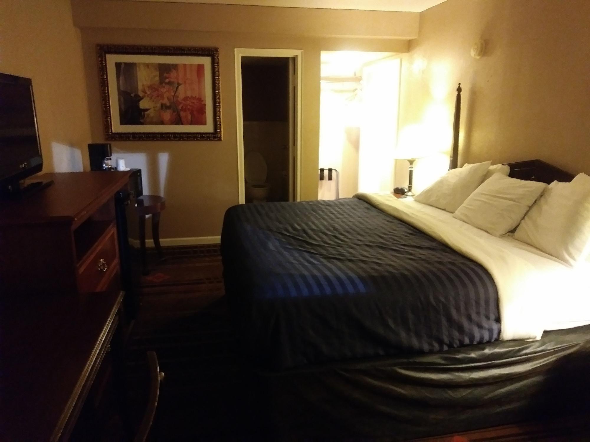 Days Inn By Wyndham הוט ספרינגס מראה חיצוני תמונה